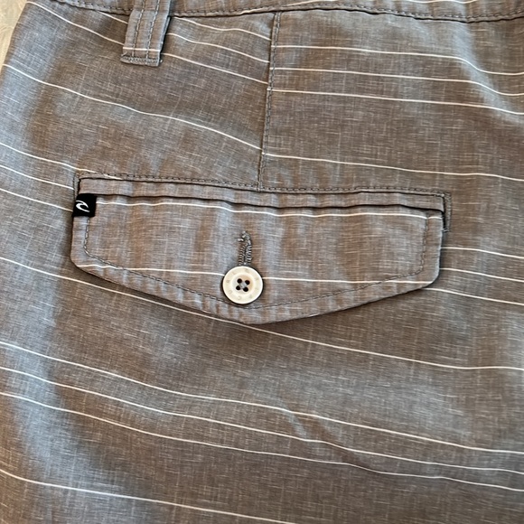 Rip Curl boardwalk shorts - Picture 6 of 9